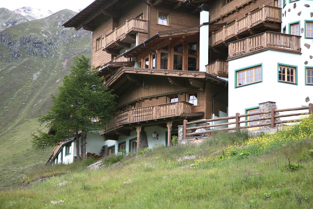 Hotel Silbertal - Almhuetten Зёльден Номер фото
